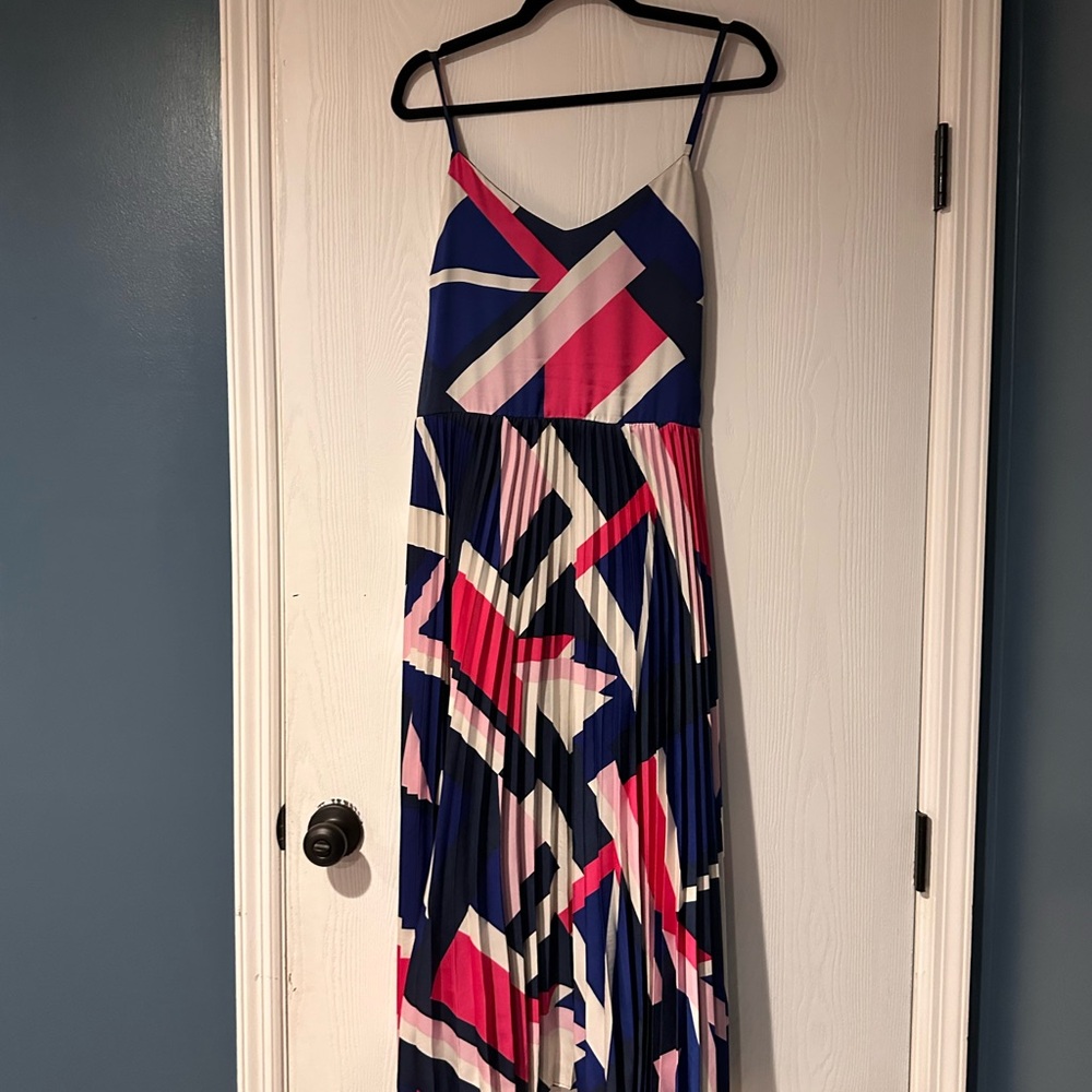 Boutique Geometric Print Pleated Midi Dress